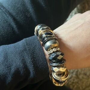 Rocker stretchy bracelet